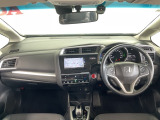ドライバーの操作性・視認性に配慮した運転席。