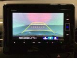 バックでの車庫入れも安心です! リアカメラが付いているバックモニター付のナビを装備しております。操作線もついており距離感も画面から確認できます。