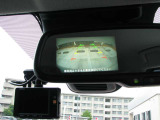 バックミラーです。カメラで車両後方を映し出します。