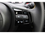 安全運転支援システムHonda SENSINGを搭載。衝突軽減ブレーキや、誤発進抑制機能、アダプティブクルーズコントロール、車線維持など複数の先進技術で安心・快適なドライブをサポートします。