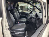 運転席・助手席です
