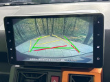 【バックカメラ】駐車時に後方がリアルタイム映像で確認できます。大型商業施設や立体駐車場での駐車時や、夜間のバック時に大活躍!運転スキルに関わらず、今や必須となった装備のひとつです!