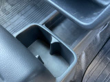 運転席ドリンクホルダー