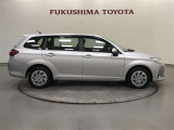 【まるごとクリーニング】シートを取り外し、車内を徹底洗浄。隅々まで丁寧に仕上げています。