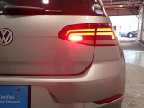 リアフォグランプ、後続車に注意喚起