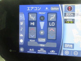 左右独立温度コントロールフルオートエアコンです。運転席、助手席それぞれで独立して温度設定ができます。冷え性の方が乗っても安心ですね♪