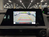 ディスプレイオーディオやカーナビは、現代のドライブにおいて欠かせない装備のひとつです。初めての場所でも迷いにくく、快適なルート案内で運転をサポートします。移動中のエンターテインメント性も高まります。