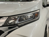 LEDヘッドライトは、点灯の瞬間から最大光量を発揮し、突然暗くなるトンネルなどでの安定感を高めます。