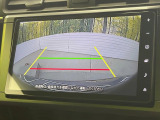 【バックカメラ】駐車時に後方がリアルタイム映像で確認できます。大型商業施設や立体駐車場での駐車時や、夜間のバック時に大活躍!運転スキルに関わらず、今や必須となった装備のひとつです!
