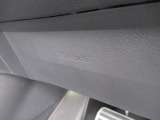 ニーエアバック(ひざ下)は運転席正面下からの衝撃を軽減します♪♪