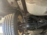 お車を安心してお乗りいただく為には、足回りの定期点検が欠かせません。サービスサポート(有償保証)では無料点検もご提供しており、安心のカーライフをお過ごしいただけるサポート体制が整っています。