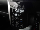 車内の温度管理に便利なオートエアコン☆