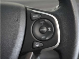 ◆アダプティブクルーズコントロール◆予め設定した車速内でクルマが自動的に加減速。前走車との適切な車間距離を維持しながら追従走行します。【LKAS】車線維持支援システムでステアリング操作を支援。