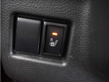 【シートヒーター】寒い日も、心地よく過ごせる空間を。温度調節が可能です。