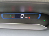 デジタル表示スピードメーターです。  走行距離 68517km