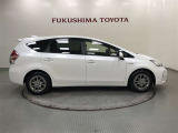 【まるごとクリーニング】シートを取り外し、車内を徹底洗浄。隅々まで丁寧に仕上げています。