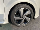 205/50R17インチタイヤ&アルミホイルが装着されています。