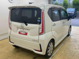 当店では車両本体価格以外に、諸費用を含めた支払総額も表示しておりますので、お客様の予算にピッタリのおクルマお選びができます。コーティングやJAFをセットにしたオトクな購入パックも好評です。