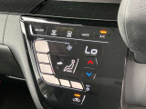 操作も簡単なタッチパネルオートエアコン装備。常に快適な温度を保ちます。