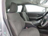 しっかりとしていて上質な座り心地のシートです。 座り心地も良くて長時間の運転も快適ですよ。 肌触りの良いシートが評判です。