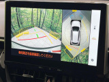 【パノラミックビューモニター】専用のカメラにより、上から見下ろしたような視点で360度クルマの周囲を確認することができます☆死角部分も確認しやすく、狭い場所での切り返しや駐車もスムーズに行えます。