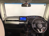 【前方視界】開放的な前方視界!運転がしやすく疲れにくいです♪窓が大きく、見通しがとっても良いおクルマですよ♪