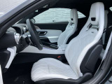 当社の車両は検査員による厳格な検査を行います!機関系はもちろん、骨格部位修復歴や外板パネルの交換歴・板金塗装歴などを十分に確認した上で、基準に達した車両のみを取り扱います!!