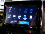CD、Bluetooth、AM、FM、スマートフォン接続ができます。