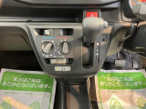 ご納車前に納車点検(法定12ヶ月点検相当)を実施し、基本性能に関わる機能や状態を徹底的に点検します。