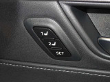 運転席のパワーシートは2名様分までメモリー機能付きです。