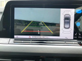 前後パーキングセンサー&リアビューカメラで、車庫入れも安心です。パーキングセンサーは音だけでなくモニターで接近情報を確認出来てより安心です。