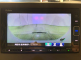 リアカメラ付で、後方をナビ画面で確認。車庫入れも安心です。もちろん、バックギアと連動しています。