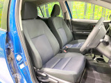 運転席まわりには十分なスペースがあり、大柄な方でもゆったり運転していただける環境です。