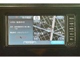 純正ナビを装備。タッチパネル式で使いやすく、お出かけもラクラクです。
