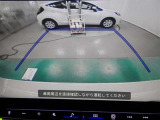 狭い駐車場や立体駐車場などもリアルに映るバックモニター付でラクラク駐車♪