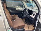 大きな窓で視界が良く運転がしやすいです