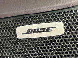【BOSEサウンドシステム】メーカーオプションの高品位サウンドシステムを搭載。専用のチューニングが施された大小様々なスピーカーから良質なサウンドが奏でられ、臨場感あふれる音響空間を演出します。