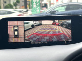 【360&deg;ビューモニター】専用のカメラにより、上から見下ろしたような視点で360度クルマの周囲を確認することができます☆死角部分も確認しやすく、狭い場所での切り返しや駐車もスムーズに行えます。