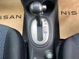 ECOモードスイッチを押す事によりECOランプが点灯します。アクセル操作等運転の無駄を抑え、一定の速度で走行出来る様にアクセル操作をサポート一定の速度、ゆるやかな加速/減速がガソリン節約の秘訣です