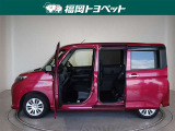 両側スライドドアを採用しています、助手席側は電動式で運転席から開閉できます。(運転席側は手動式です。)