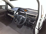 分かりやすく操作しやすい運転席まわりです☆
