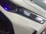 純正LEDヘッドライト仕様です。フロントグリルにもTypeRエンブレムが映えますね。