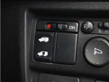 ◆片側電動スライドドア◆狭い駐車場でも乗り降りが楽々♪お子様が隣の車にドアを当ててしまう心配もございません!小さなお子様連れの方もこれで安心。