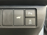 自動でリアゲートを開閉できる電動リアゲート、障害物センサー、車がカーブの外側へ膨らんだり内側へ巻き込んだりする挙動を防止し安定した走行をサポートする横滑り防止装置付きです!