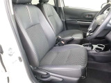 見えないところまで徹底洗浄!中古車をキレイで気持ちよくお乗りいただけるよう、トヨタ認定中古車はしっかりクリーニング。エンジンルームやシートを外した洗浄まで目に見えないところまで徹底的に洗浄しています。
