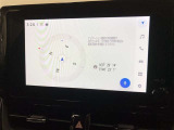 【8インチディスプレイオーディオ】各種オーディオ機能とスマホ連携機能を搭載。コネクティッドナビ対応。車載ナビ機能は搭載されていません。機能の詳細につきましては、展示店舗までお尋ねください。