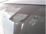TOYOTA SAFETY SENSEは道路状況、車両状態、天候状態及びドライバーの操作状況などによっては、作動しない場所があります。あくまで運転補助機能です。