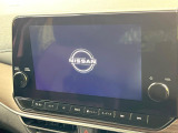 【メーカー純正ナビ】インテリアに溶け込むスタイリッシュな「専用設計」メーカーナビを装備♪視認性や操作性など基本性能にも優れ、より上質なカーライフをお楽しみいただけます。