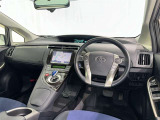 運転席まわりです。 各操作スイッチは使いやすい位置に配置されてます。