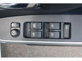 運転席側パワーウインドウは、オートアップ&ダウン機能付き。ワンタッチで自動開閉できます。開閉操作をロックする事も出来ます。